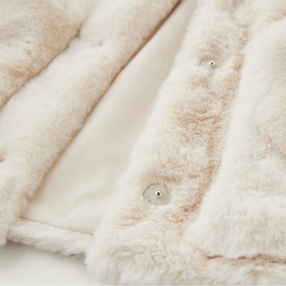 Zara Kids Faux Fur Vest with Snap button Closure size 8-9 - Picture 4 of 11